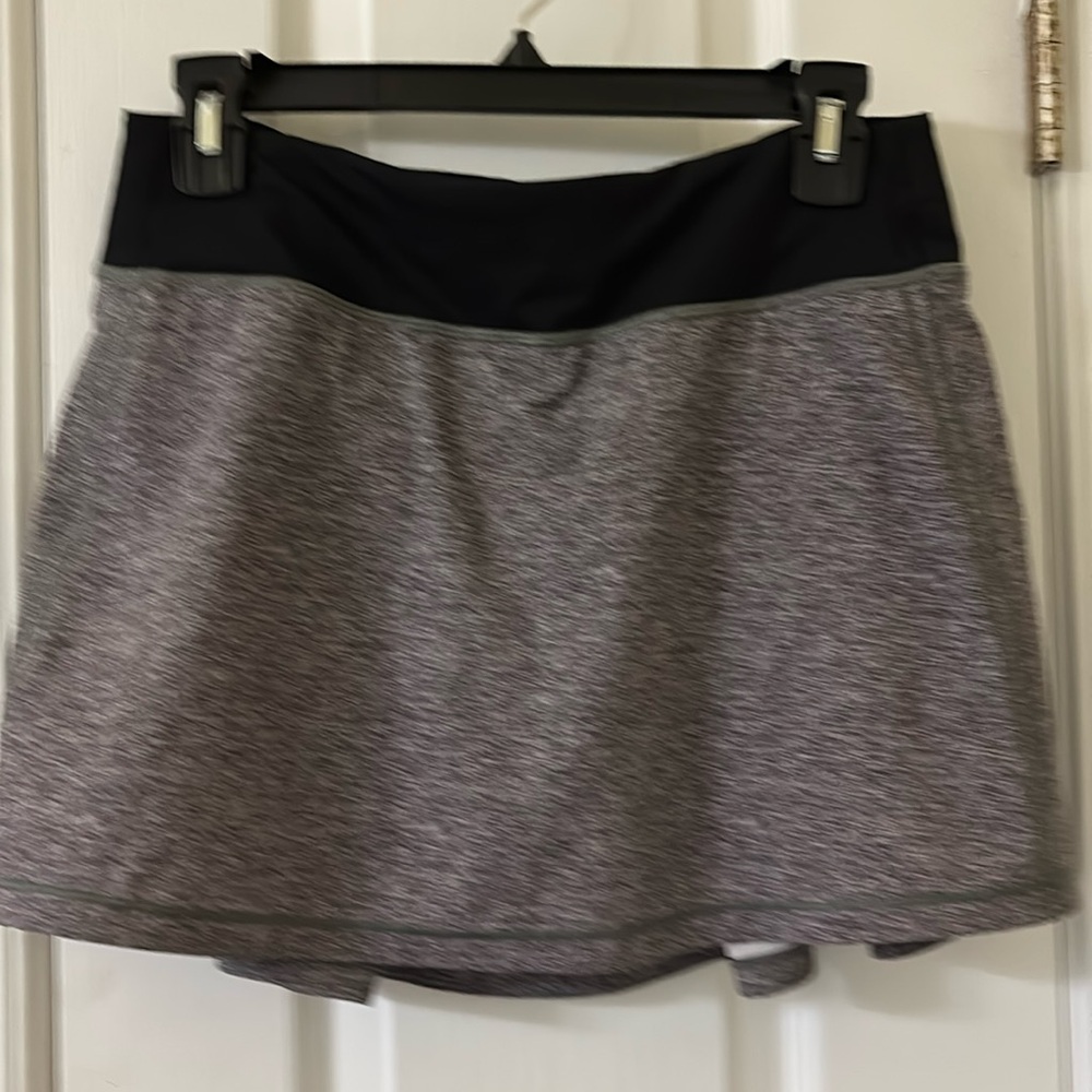 Lululemon Tennis Skort/Skirt Gray/Black Sz S Back Pleats Like New